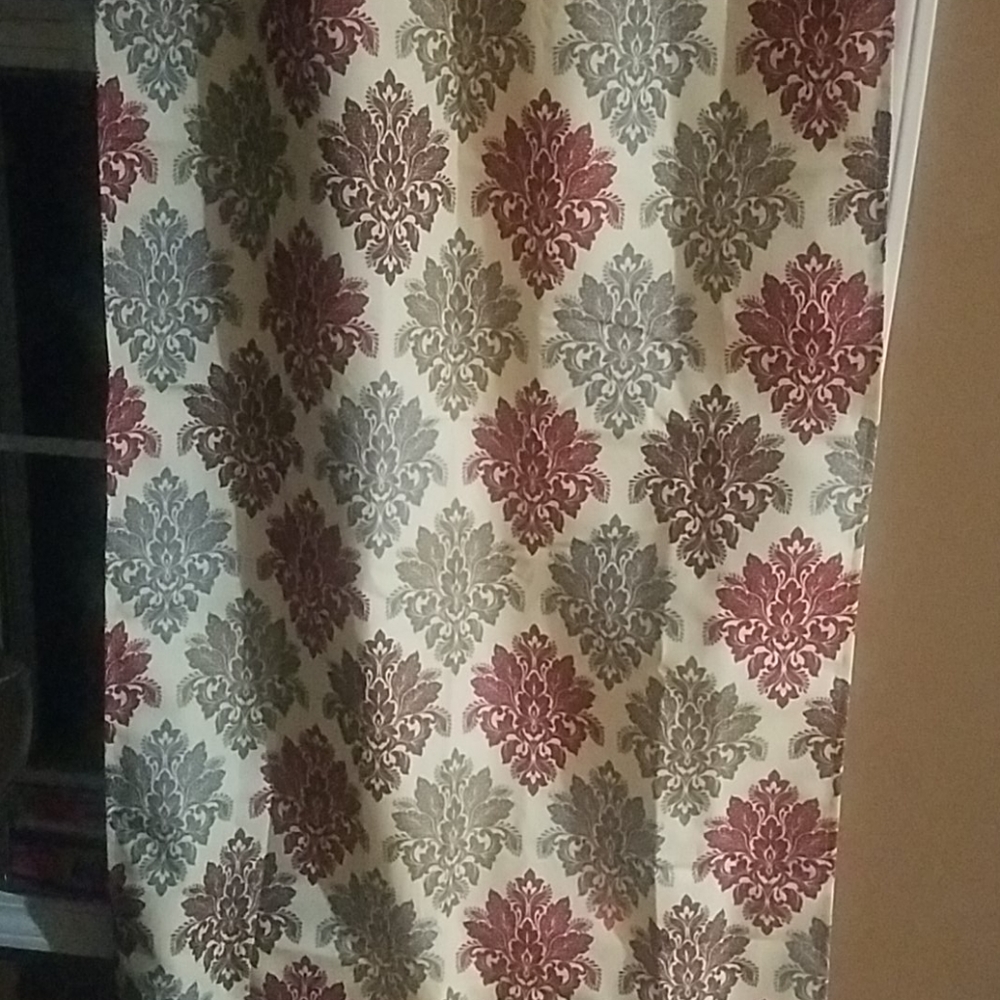 Curtains - Picture 4 of 5